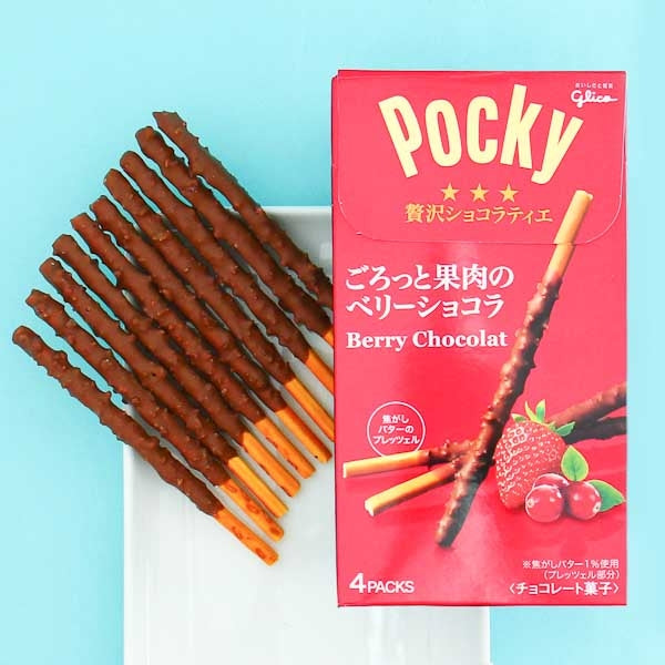 Pocky Biscuit Sticks - Berry Chocolate